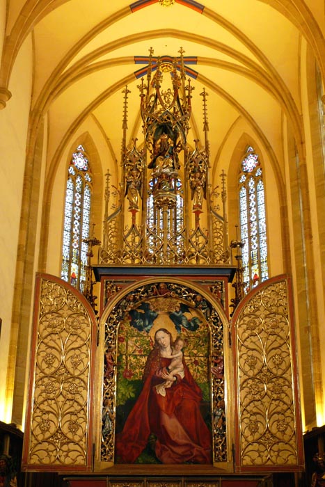 Madonna in an arbor of roses (photo of the interior of St. Martin in Colmar)