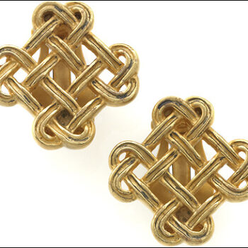 An interlacing design clip earrings