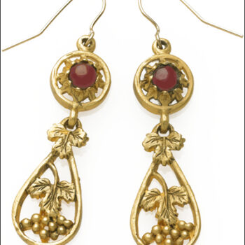Grape earrings with Garnet cabochons